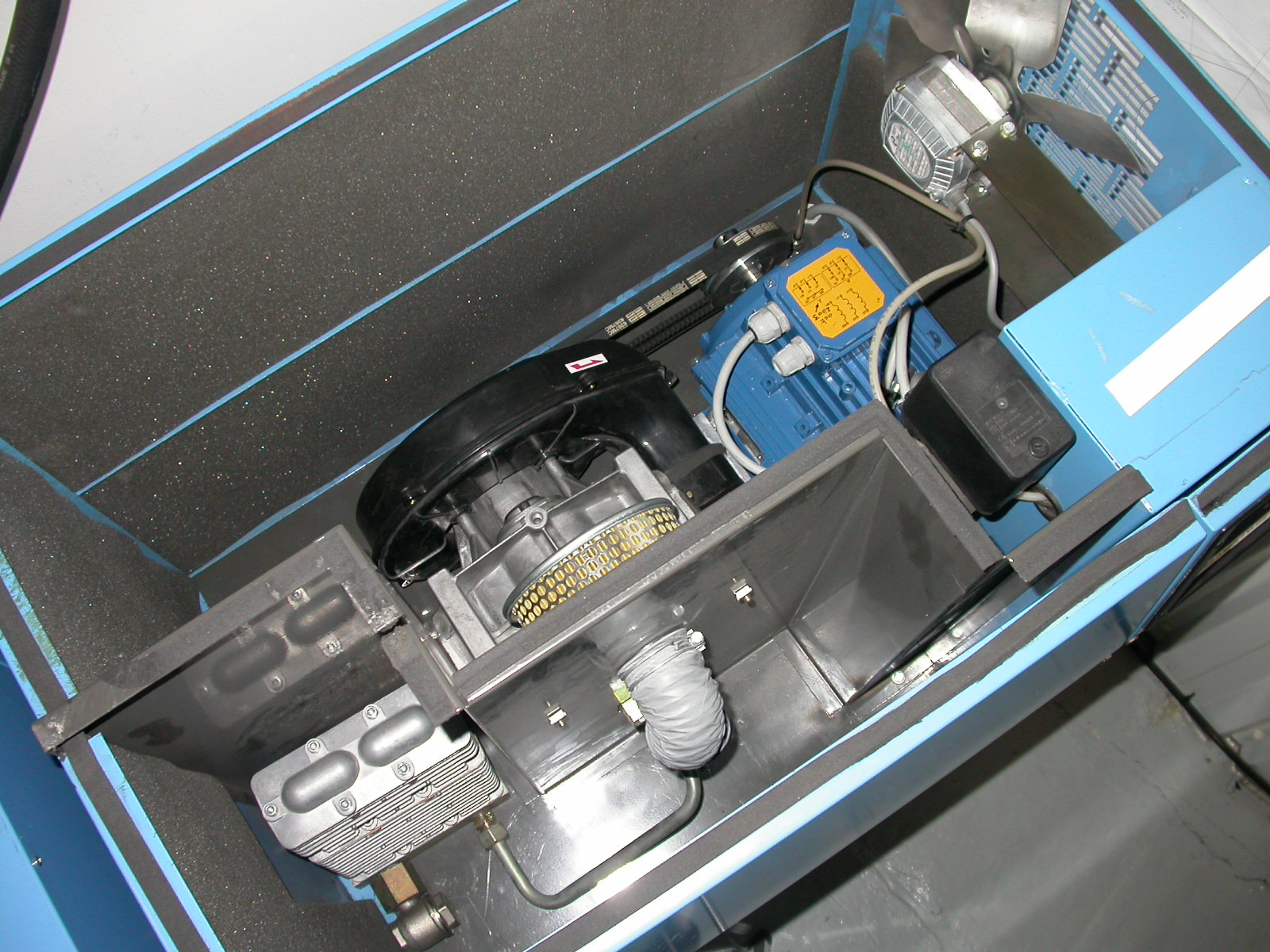 T4 compresseur L102 20040301 004.jpg