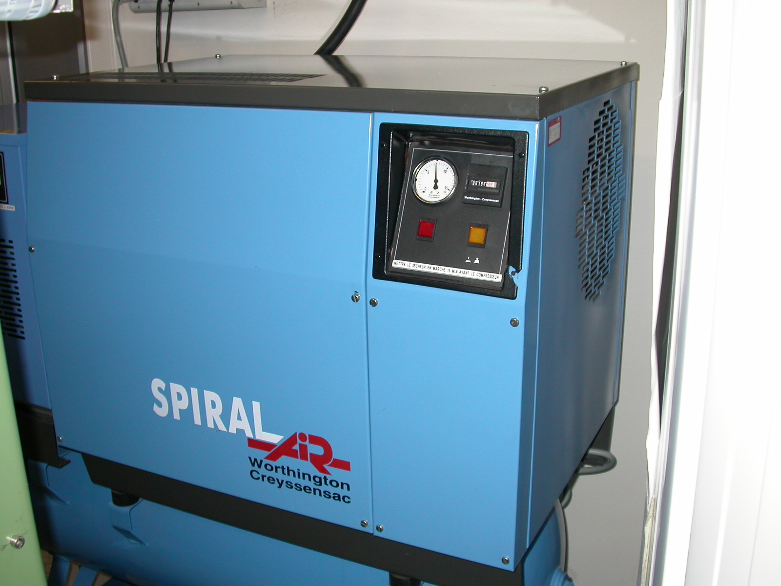 T4 compresseur L102 20040301 009.jpg