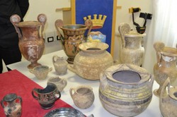 Italian police seizes huge haul of illicit antiquities