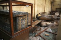 Looters ransack Egyptian antiques museum and snatch priceless artefacts as armed police move inside stormed Cairo mosque